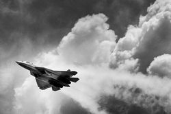 Tiêm kích Su-57 quan sát được cả mục tiêu trong 'vùng mù' nhờ thiết kế siêu độc đáo
