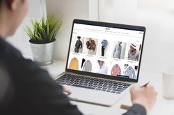 Thương mại điện tử g&oacute;p 10% tổng b&aacute;n lẻ, thời trang l&agrave; lĩnh vực ưu ti&ecirc;n