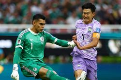Mexico 0-0 H&agrave;n Quốc: Hai đội giằng co