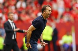 Lopetegui nổi giận vì Canada không biết dừng lại