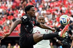 Jonathan David sánh ngang Messi tại World Cup 2026