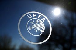 Bất đồng mới giữa FIFA v&agrave; UEFA
