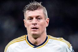 Kroos l&ecirc;n tiếng bảo vệ Ronaldo