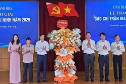 Thanh H&oacute;a trao Giải b&aacute;o ch&iacute; Trần Mai Ninh