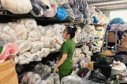 Đ&agrave; Nẵng ph&aacute;t hiện, tạm giữ 700 đ&ocirc;i sandal c&oacute; dấu hiệu x&acirc;m phạm quyền sở hữu tr&iacute; tuệ