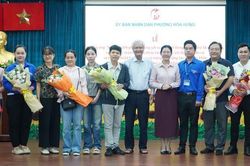 Phường Hòa Hưng ra mắt Đội chăm sóc sức khỏe liên tục cho người dân