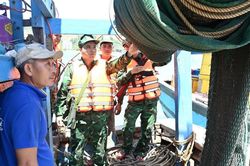 Miền Trung siết chặt chống khai thác hải sản trái phép