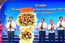 Tôn vinh những người làm báo đồng hành cùng sự phát triển của TPHCM