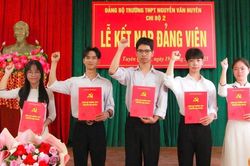 Ươm 'hạt giống đỏ' trong trường học: Lan tỏa lý tưởng sống đẹp cho thế hệ trẻ