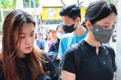 Hàng nghìn khán giả xếp hàng nhận vé concert Thanh xuân