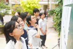 C&ocirc;ng bố điểm thi lớp 10 THPT: Cần l&agrave;m g&igrave; khi con trượt nguyện vọng 1?