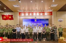 Lực lượng an ninh mạng, b&aacute;o ch&iacute; đồng h&agrave;nh tr&ecirc;n 'tuyến đầu' chống th&ocirc;ng tin sai lệch