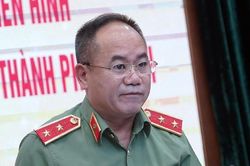 Tướng C&ocirc;ng an vạch trần thủ đoạn dựng kịch bản của đường d&acirc;y 'hợp đồng kỳ nghỉ'