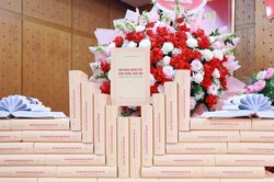 Ra mắt sách của nguyên Phó Thủ tướng thường trực Nguyễn Hòa Bình
