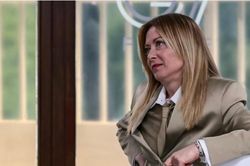 Thủ tướng Italia phản ứng về ph&aacute;t biểu 'năn nỉ' chụp ảnh của &ocirc;ng Trump