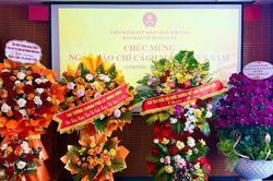 Chủ tịch Quốc hội và Thủ tướng Chính phủ gửi lẵng hoa chúc mừng Báo Bảo vệ pháp luật nhân Ngày Báo chí cách mạng Việt Nam