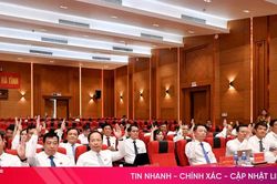 HĐND tỉnh H&agrave; Tĩnh th&ocirc;ng qua 3 nghị quyết quan trọng, cấp b&aacute;ch