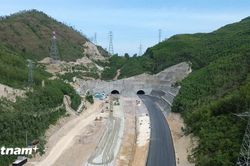 Dự án hoàn thiện hầm Thần Vũ trên tuyến cao tốc Bắc-Nam chậm tiến độ