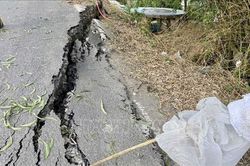 Sạt lở 80m trên tuyến giao thông huyết mạch ở An Giang