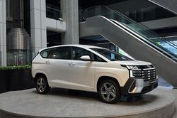 Mẫu MPV 'bất hạnh' tại Việt Nam: Người dùng khen hết lời, thị trường dìm hết giá