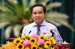 Chủ tịch Tp.HCM: Kh&ocirc;ng được trả lời d&acirc;n bằng văn bản d&agrave;i d&ograve;ng rồi kết luận 'theo quy định ph&aacute;p luật'
