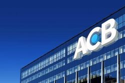 Nh&oacute;m &Acirc;u Lạc n&acirc;ng sở hữu l&ecirc;n gần 10% vốn ACB