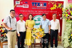 TTXVN tại Cần Thơ đồng h&agrave;nh quảng b&aacute; y tế, gi&aacute;o dục v&ugrave;ng ĐBSCL