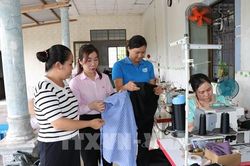 Đồng vốn ch&iacute;nh s&aacute;ch ph&aacute; vỡ định kiến chỉ để x&oacute;a ngh&egrave;o
