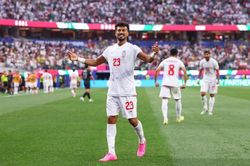 Hậu vệ Iran gây sốt khi vượt Olise về thống kê đặc biệt ở World Cup 2026