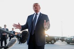 &Ocirc;ng Trump tiết lộ thỏa thuận mới giữa Apple v&agrave; Intel