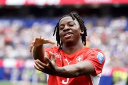 Người hùng 20 tuổi Manzambi rực sáng ở World Cup 2026