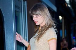 Taylor Swift bị bắt gặp tụ họp cùng bạn bè tại biệt thự triệu đô
