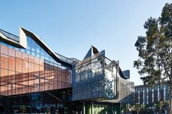 Đại học Monash lập kỷ lục mới tr&ecirc;n bảng xếp hạng QS