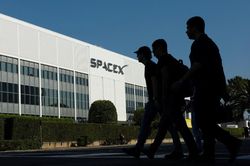 Tâm lý FOMO đẩy định giá cổ phiếu SpaceX vượt tất cả mã trong S&P 500