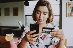 Giới trẻ đang rời xa xu hướng 'mua sắm bốc đồng'