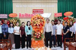 Ủy ban MTTQ Việt Nam tỉnh An Giang ch&uacute;c mừng B&aacute;o v&agrave; Ph&aacute;t thanh - Truyền h&igrave;nh An Giang nh&acirc;n Ng&agrave;y B&aacute;o ch&iacute; c&aacute;ch mạng Việt Nam