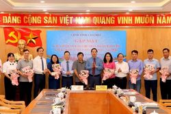 UBND tỉnh: Gặp mặt nh&acirc;n kỷ niệm Ng&agrave;y B&aacute;o ch&iacute; C&aacute;ch mạng Việt Nam (21/6/1925 &ndash; 21/6/2026)