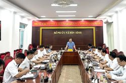 Đồng ch&iacute; Phạm To&agrave;n Thắng kiểm tra, l&agrave;m việc với c&aacute;c x&atilde; Y&ecirc;n B&igrave;nh, Bảo &Aacute;i, Th&aacute;c B&agrave;, Y&ecirc;n Th&agrave;nh v&agrave; Cảm Nh&acirc;n