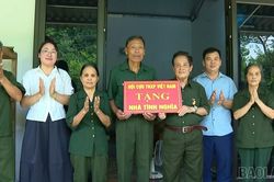 Hội Cựu thanh niên xung phong tỉnh trao tặng nhà tình nghĩa cho hội viên khó khăn tại xã Nghĩa Tâm