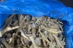Khởi tố Gi&aacute;m đốc bu&ocirc;n lậu hơn 10.000 tấn ch&acirc;n g&agrave; tại TP H&agrave; Nội