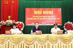 Đại biểu HĐND tỉnh tiếp xúc cử tri trước kỳ họp thứ tư
