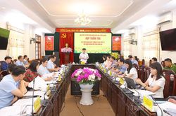 Thẩm tra c&aacute;c dự thảo nghị quyết tr&igrave;nh Kỳ họp thứ tư HĐND tỉnh kh&oacute;a XX