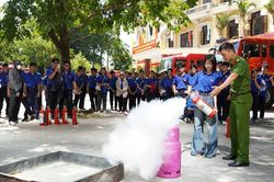 Ra mắt Trung t&acirc;m Gi&aacute;o dục cộng đồng về ph&ograve;ng ch&aacute;y, chữa ch&aacute;y v&agrave; cứu nạn, cứu hộ TP. Huế