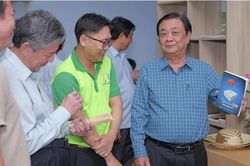 Người l&agrave;m b&aacute;o - người đi nhặt những hạt giống của x&atilde; hội