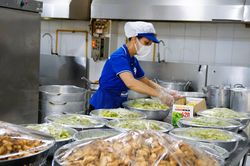 Hoàng Minh và hành trình chuẩn hóa bếp ăn tập thể theo tiêu chuẩn quốc tế