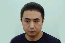 Bắt tạm giam để dẫn độ một người Kazakhstan trốn nã quốc tế
