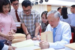 Ra mắt sách 'Xây dựng Chính phủ liêm chính, kiến tạo trong kỷ nguyên mới'