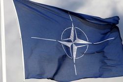 Cuộc r&agrave; so&aacute;t NATO 3.0: Khi ch&acirc;u &Acirc;u phải tự đứng tr&ecirc;n đ&ocirc;i ch&acirc;n của m&igrave;nh