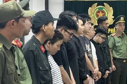 'R&uacute;t ruột' hơn 22.000 thẻ thanh to&aacute;n quốc tế để chiếm đoạt tiền tỷ