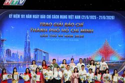TP Hồ Ch&iacute; Minh trao giải thưởng b&aacute;o ch&iacute; cho 72 t&aacute;c phẩm